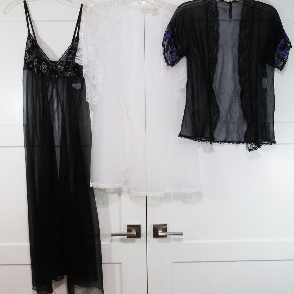 Lot of Vintage Peignoirs/Robes/Bed Jackets